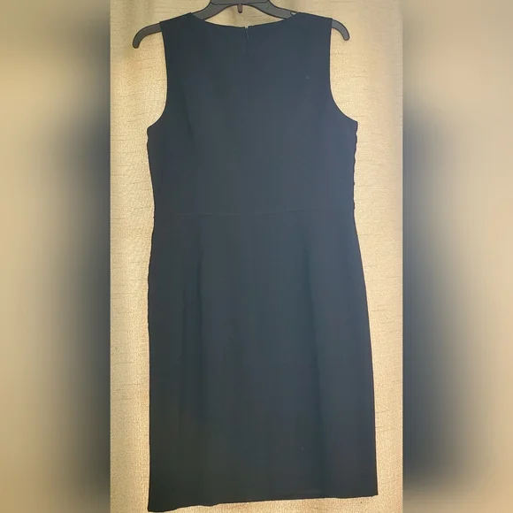 Ann Taylor Petite Seamed Fit Sheath Little Black Sleeveless Dress SZ 10P - Picture 3 of 6